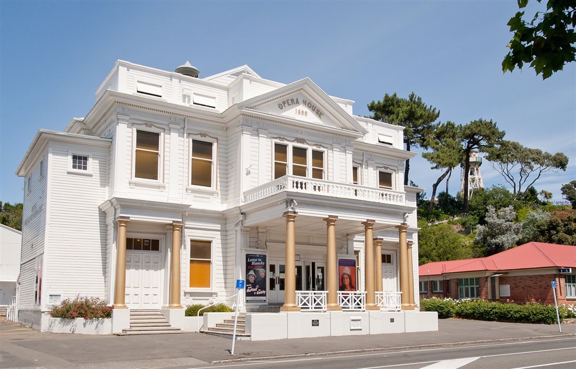 Royal-Whanganui-Opera-House-01_S-edited.jpg