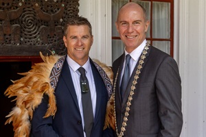 Doug Tate (L) and Mayor Andrew Tripe - image courtesy Whanganui District Council