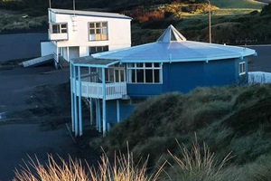 Duncan Pavilion at Castlecliff Beach