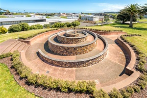 Handspan Peace Sculpture