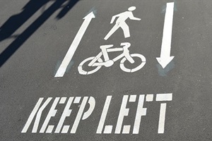 Shared pathway sign in St Hill Street